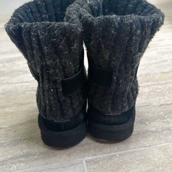 UGG women’s Cambridge black suede boots – size 7 - Picture 4 of 6